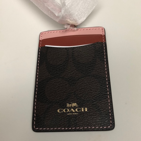 Signature Coach Lanyard - Picture 5 of 5